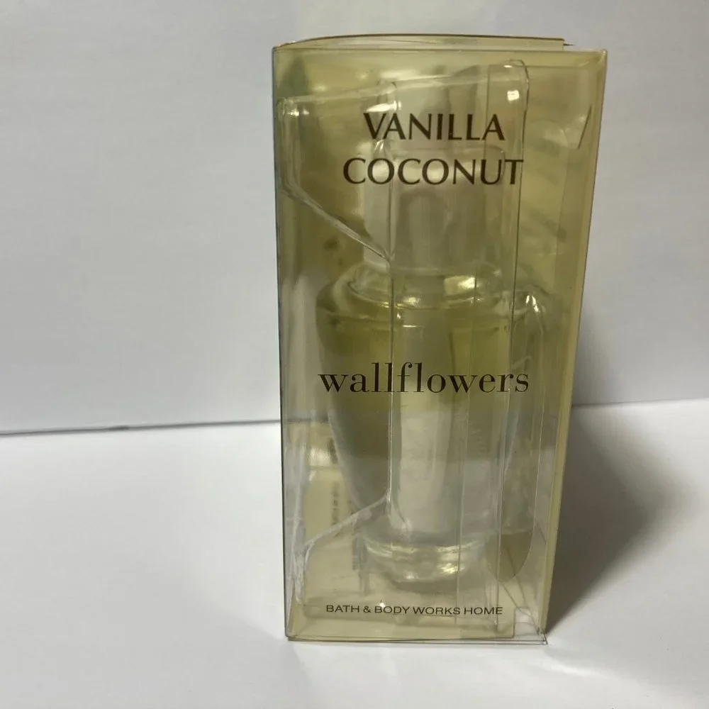 4 Bath & Body Works Wallflowers Vanilla Coconut